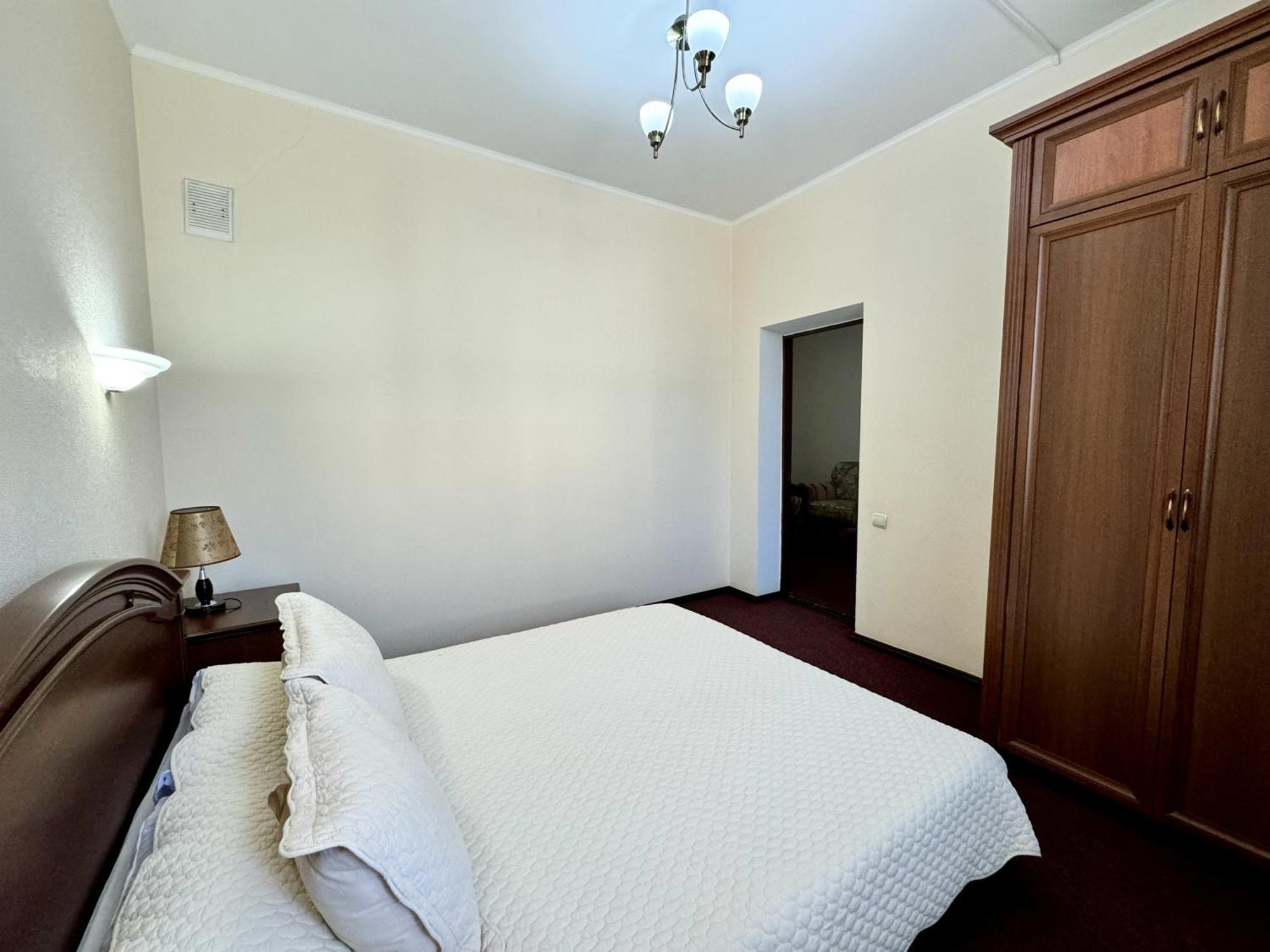 Hotel Zhambyl Taraz Exteriér fotografie