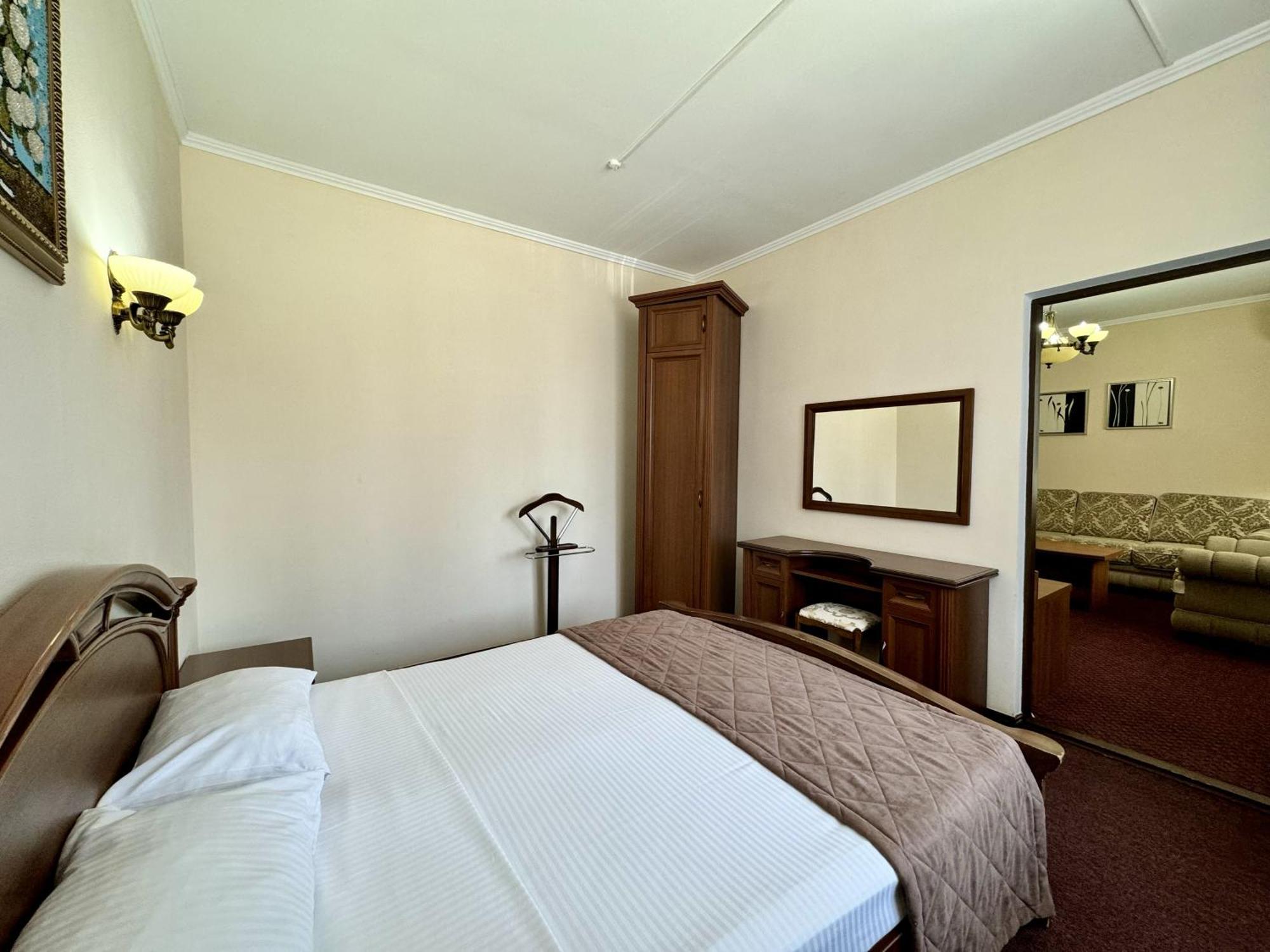 Hotel Zhambyl Taraz Exteriér fotografie
