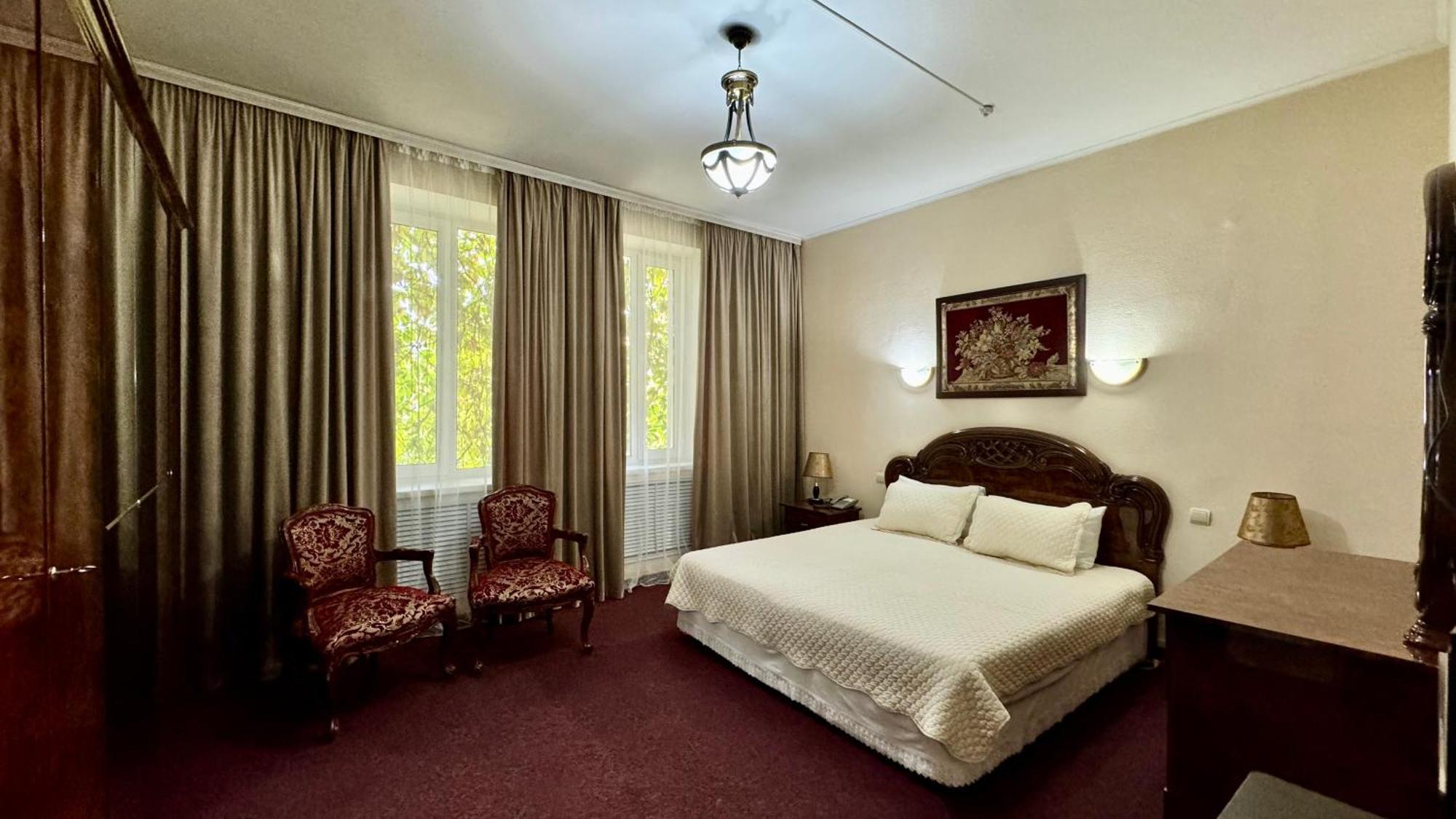 Hotel Zhambyl Taraz Exteriér fotografie