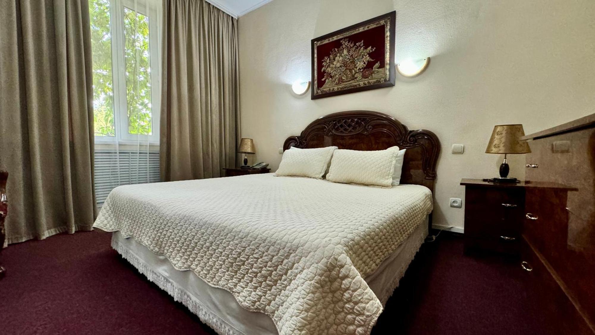 Hotel Zhambyl Taraz Exteriér fotografie
